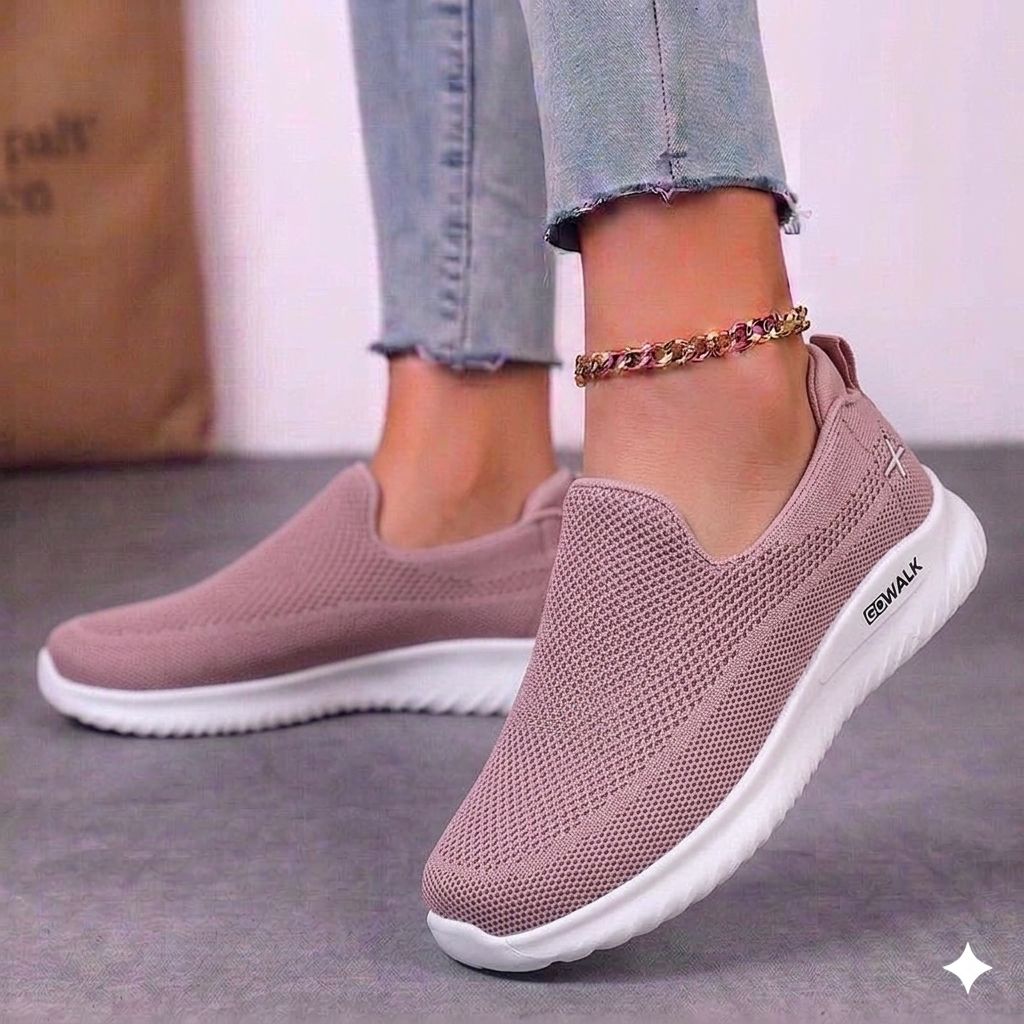 Women's retro high-top sneakers in black and white panda colorway with padded ankle support.