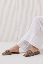 Elegant Ribbed Buckle Slides