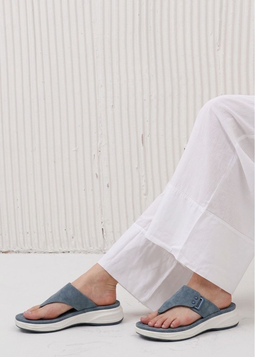 Women's Suede Comfort Thong Sleepers