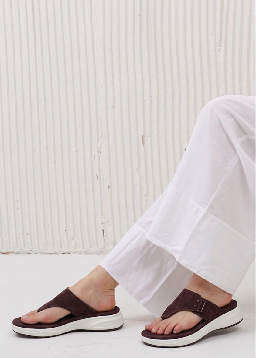 Women's Suede Comfort Thong Sleepers
