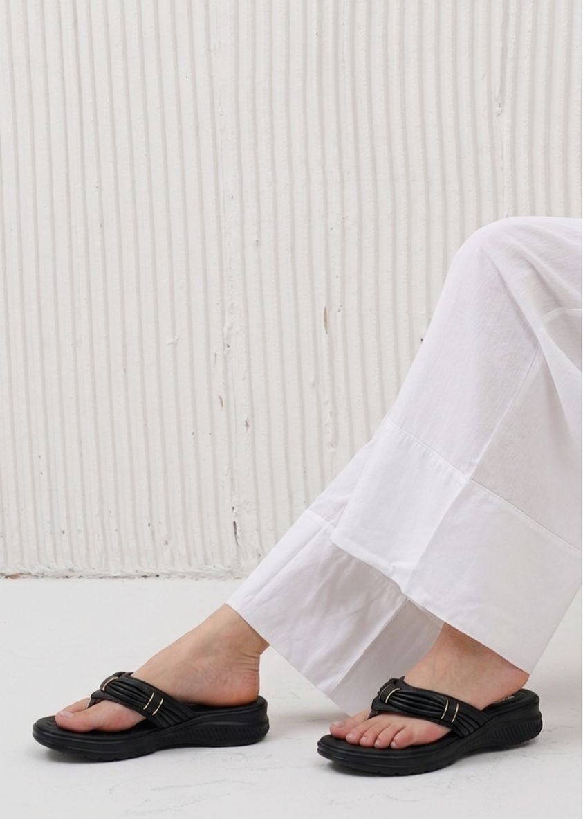 Pleated Strap Comfort Sleepers