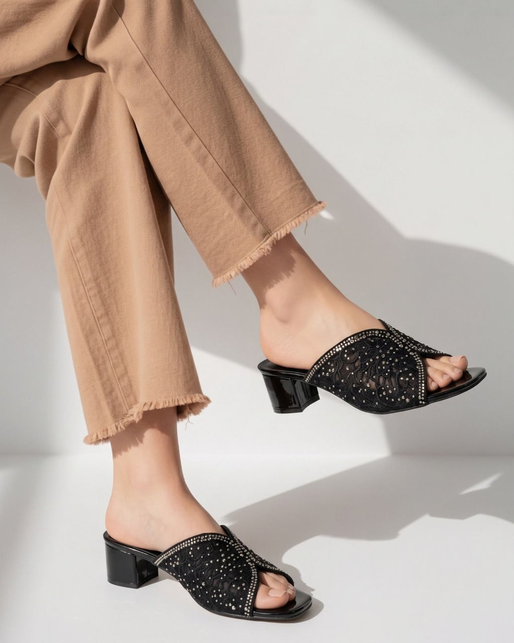 Embroidered Block Mule Inayat Shoes