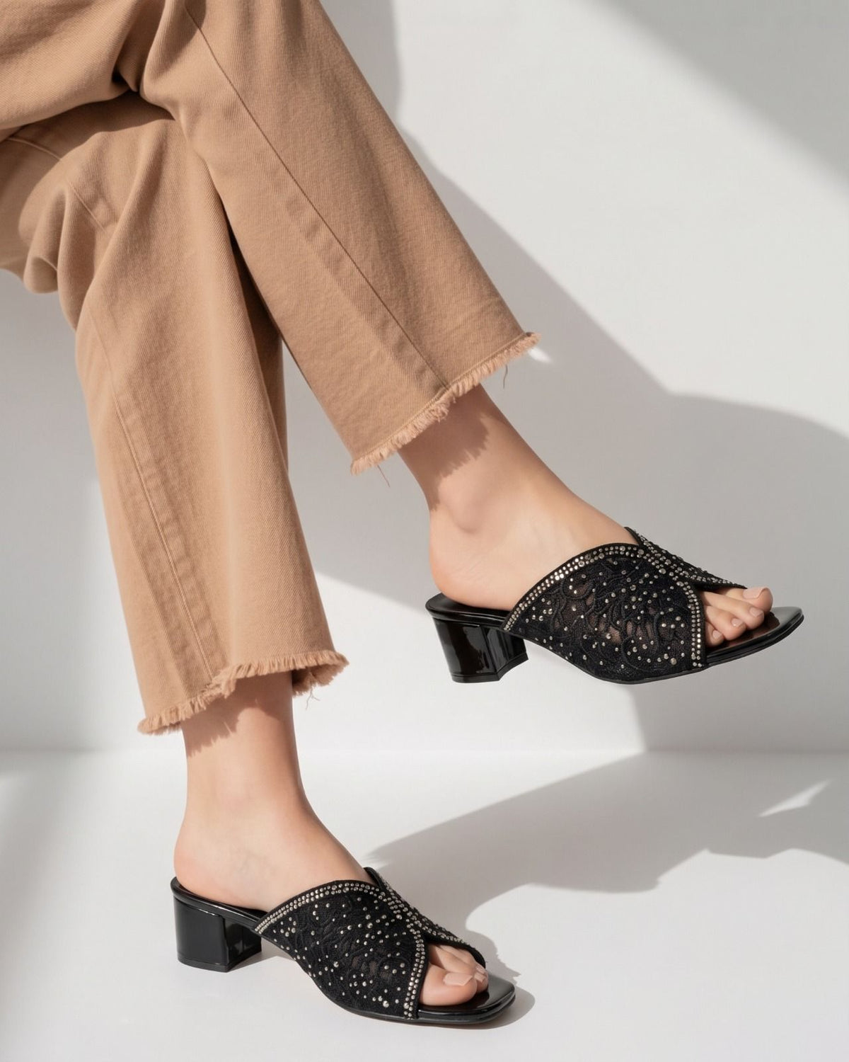 Embroidered Block Mule Inayat Shoes