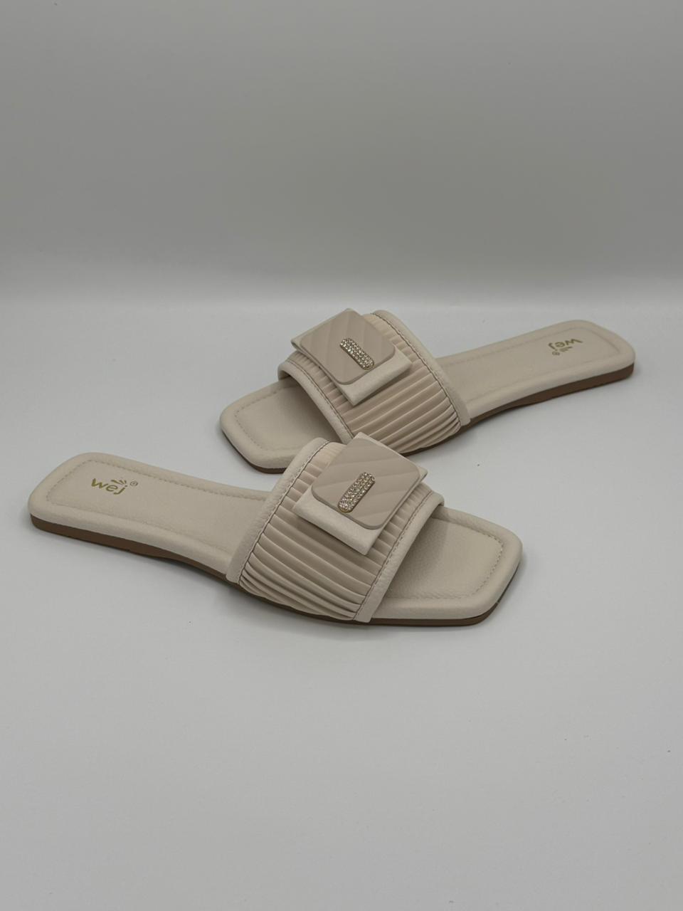 Elegant Ribbed Buckle Slides