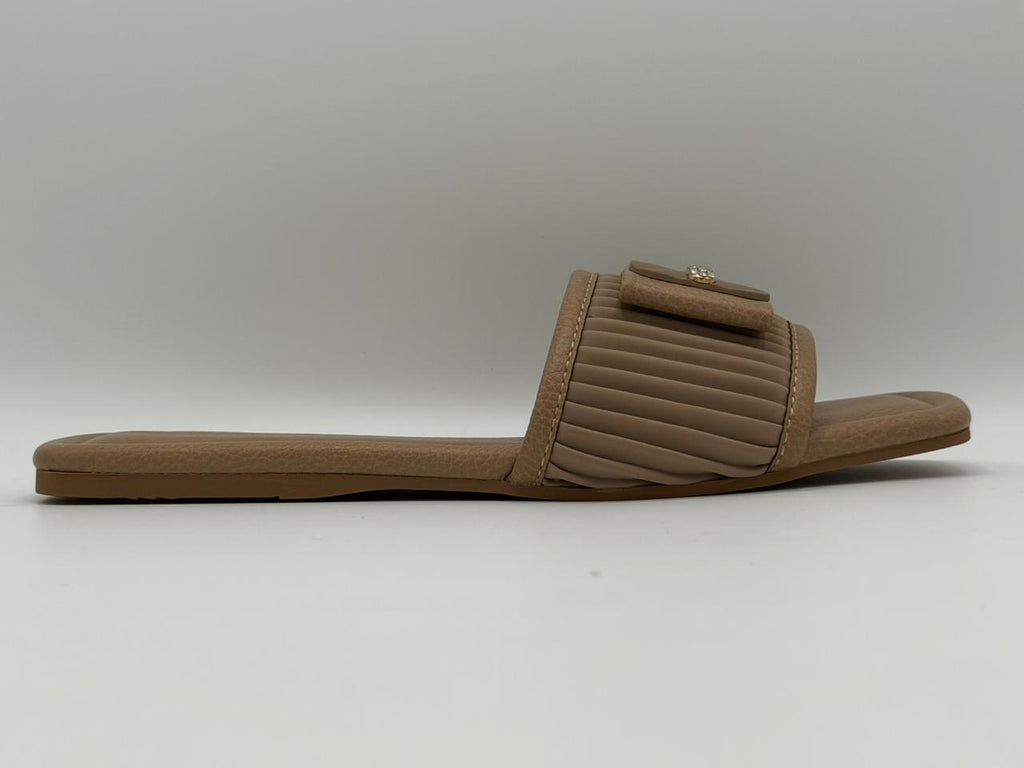Elegant Ribbed Buckle Slides