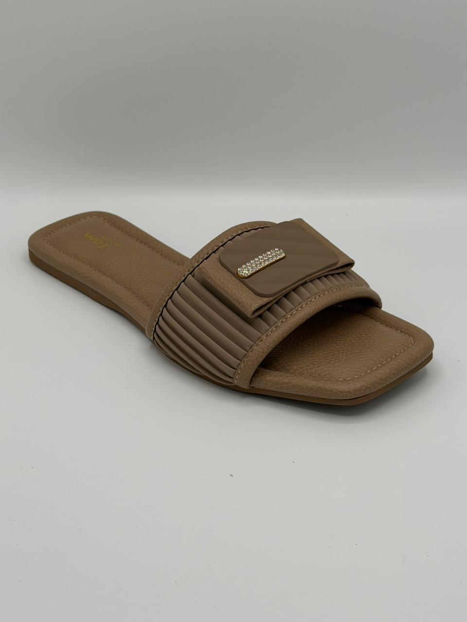 Elegant Ribbed Buckle Slides